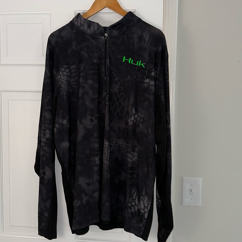 Men’s Huk long sleeve fishing 1/4 zip